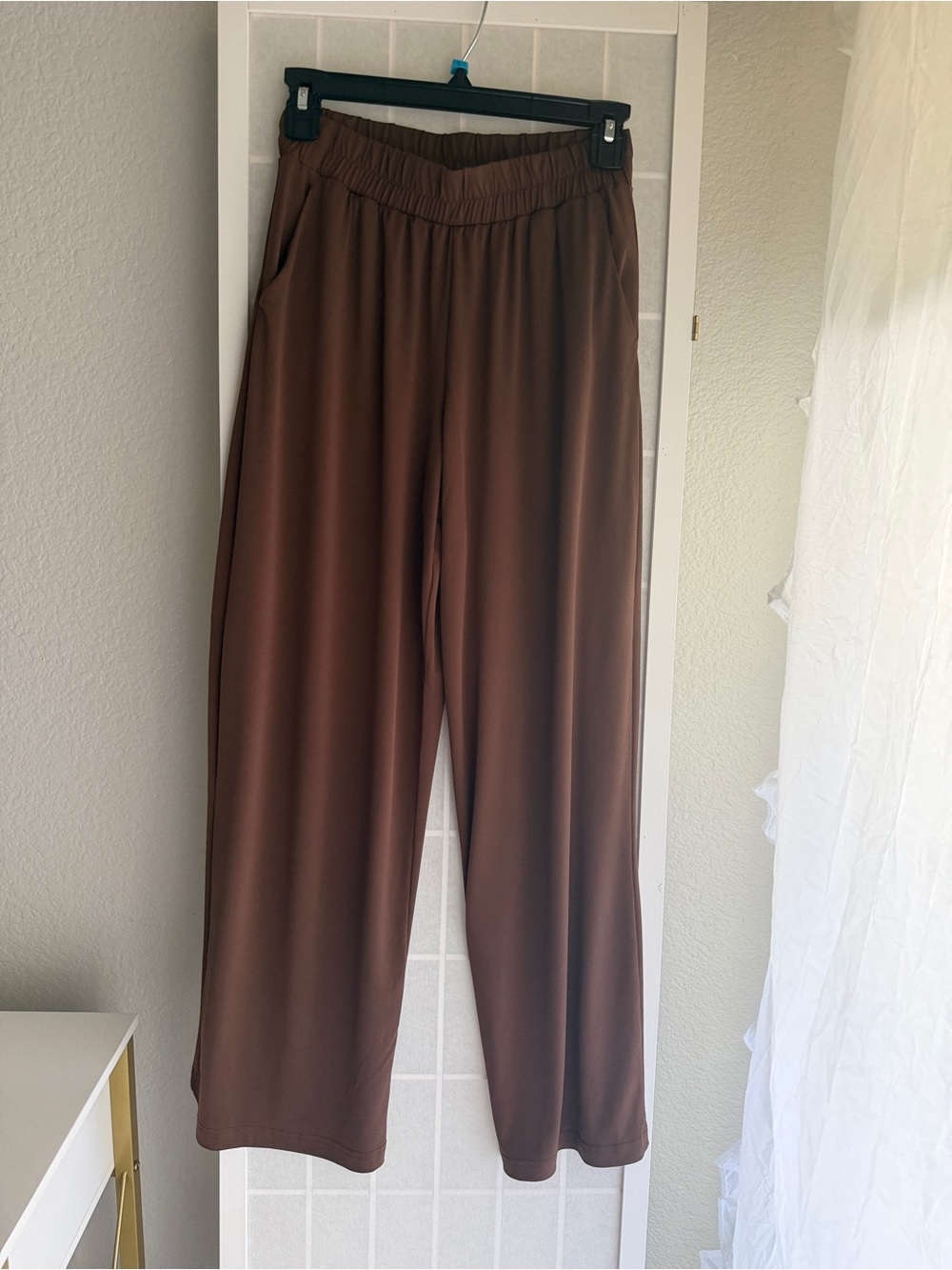 Wide-Leg Pull-On Pants in Chocolate Brown